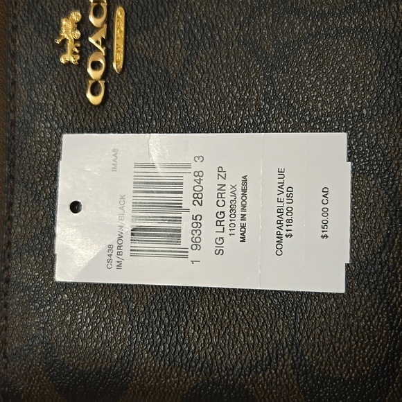 Coach - Picture 2 of 7